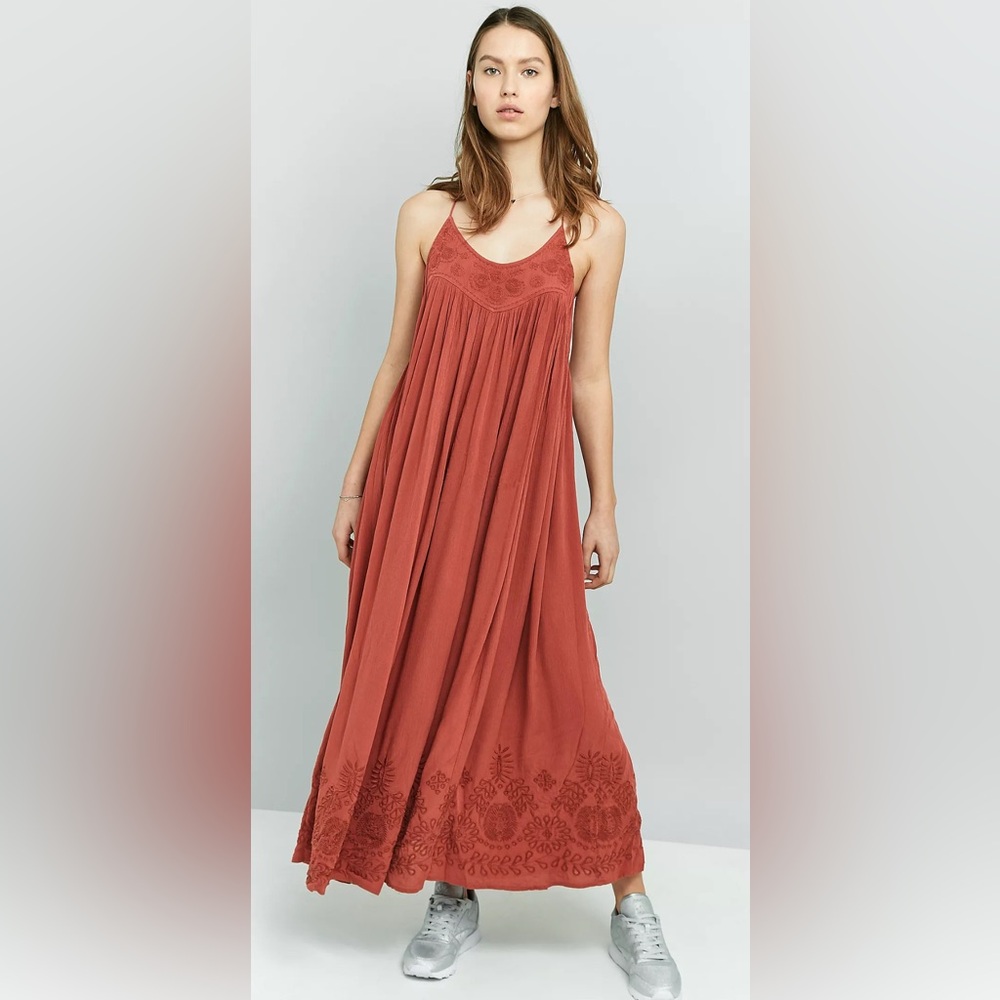 ⭐️Free People Embroidered Elaine Maxi Slip/Dress - Picture 3 of 10